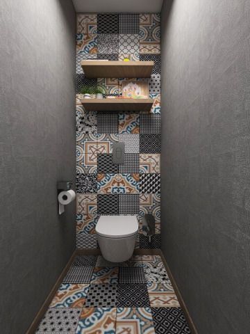 Toilet met gewaagde tegels